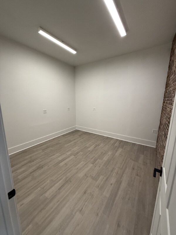 Building Photo - 2530 W Roosevelt Blvd