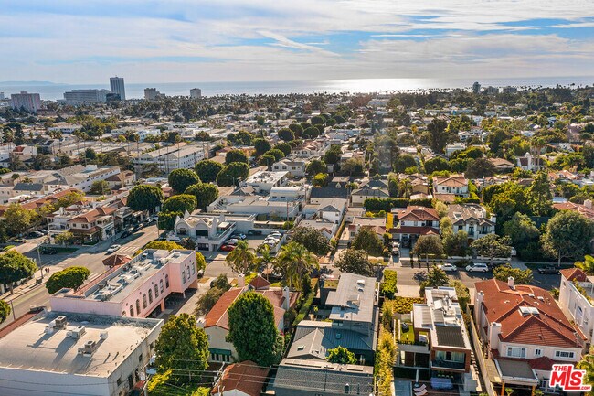 Building Photo - 723 Euclid St