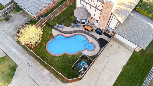 Building Photo - 3533 Arbuckle Dr