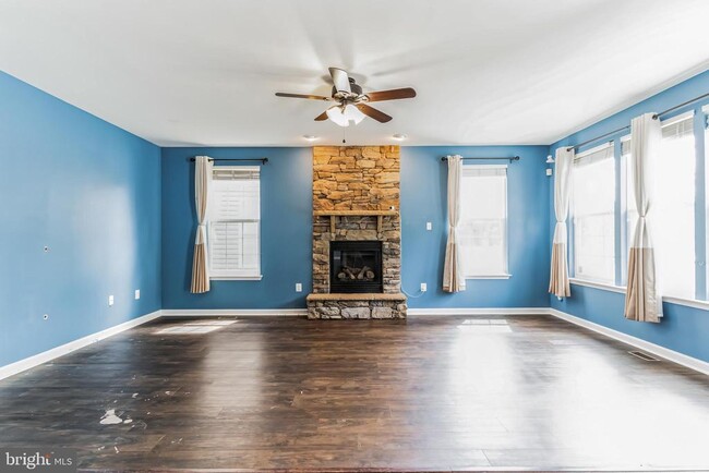 Building Photo - 55 Thoroughbred Dr