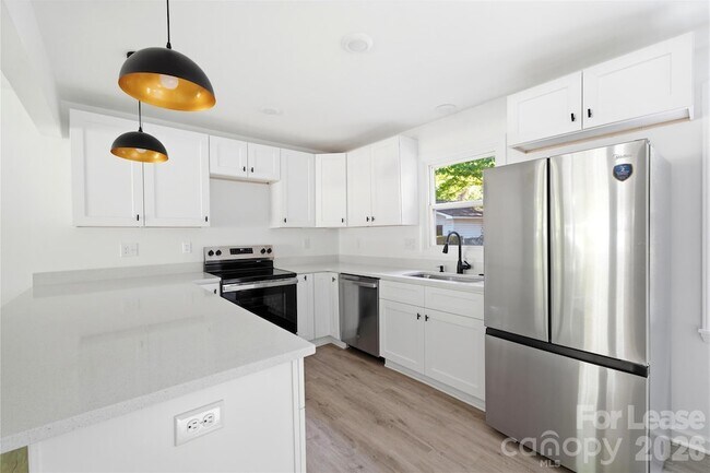 Building Photo - 6126 Amberly Ln