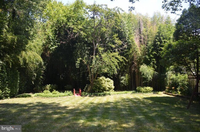 Building Photo - 8705 Yardley Dr