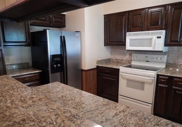 Building Photo - Available July 6: Spacious Home With Large...