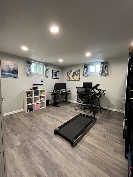 Building Photo - 1180 S Depew St