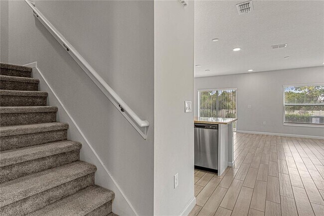 Building Photo - 2875 Narcoossee Cmns Wy