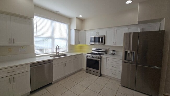 Building Photo - 308 Terra Bella