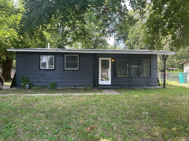 Building Photo - LIMITED TIME**NO APPLICATION FEE**1/2 OFF DEPOSIT**