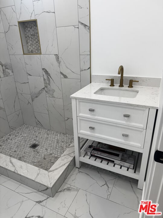 Building Photo - 1047 Irolo St