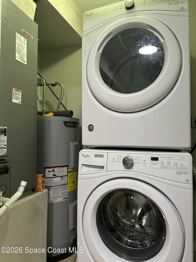 Building Photo - 2101 Forest Knoll Dr NE