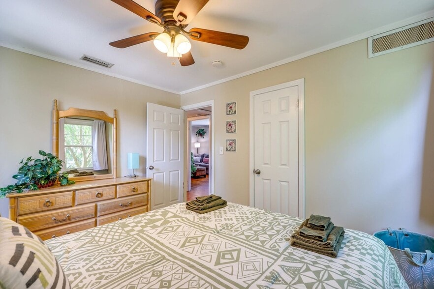 Building Photo - 1644 Naldo Ave