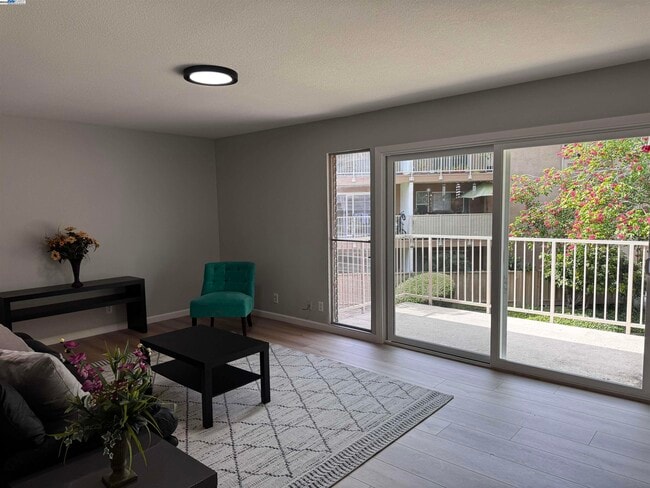 Building Photo - 2755 Country Dr