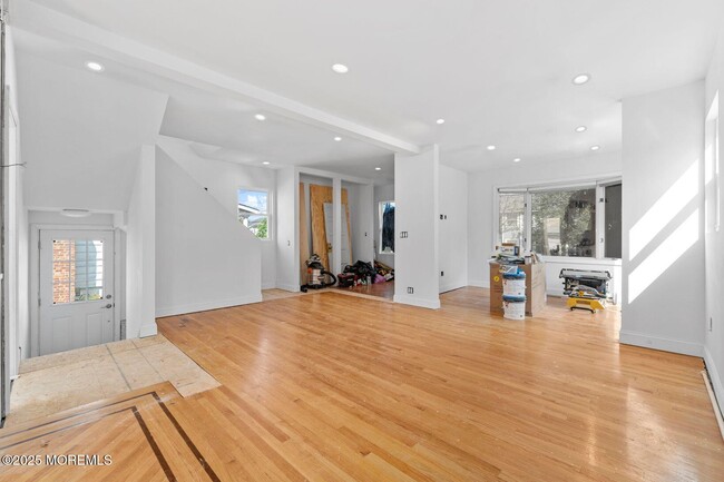 Building Photo - 807 Chestnut St