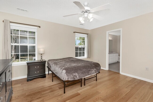 Building Photo - 5981 Vinemont Dr NW