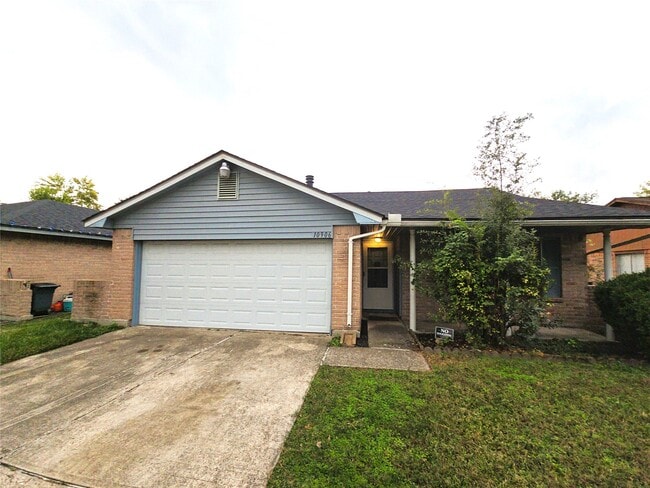 Building Photo - 10906 Maple Rock Dr