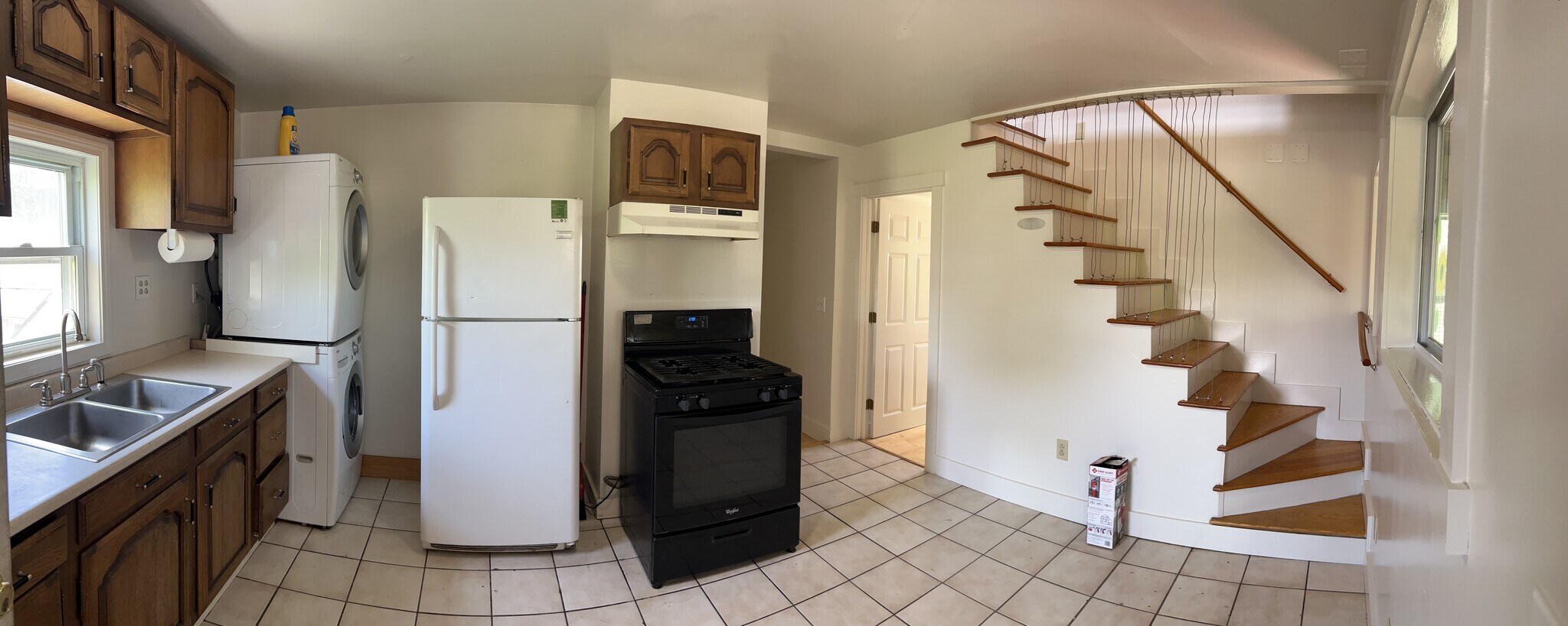 Building Photo - 196 Pine St