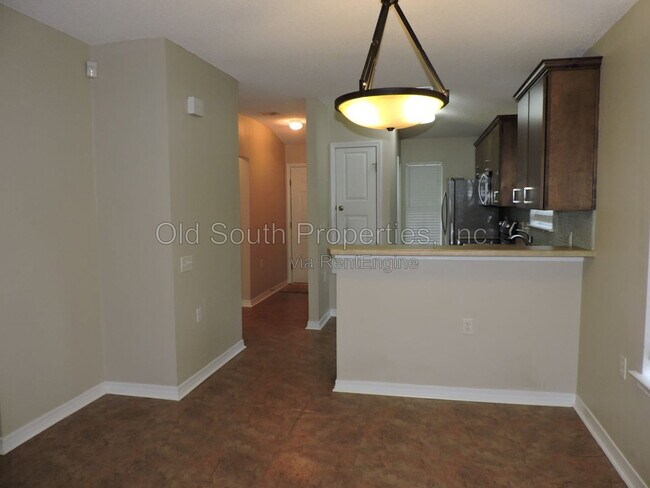 Building Photo - 8110 Heirloom Dr