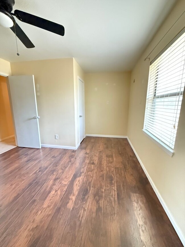 Building Photo - Charming 4 bed 2 bath home in Lampasas com...