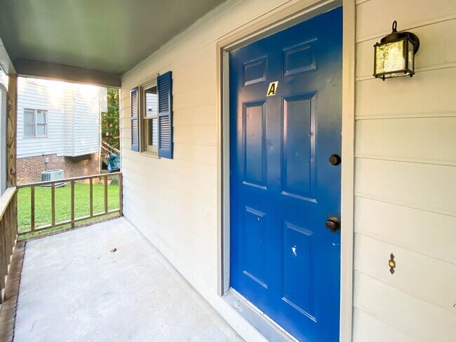 Building Photo - 5645 Thea Ln