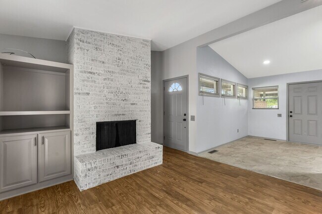 Building Photo - 4031 Gossett Dr