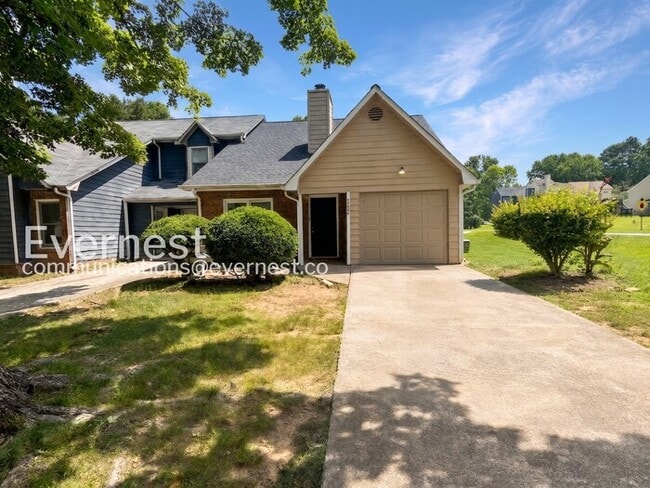 Building Photo - 7980 Woodlake Dr