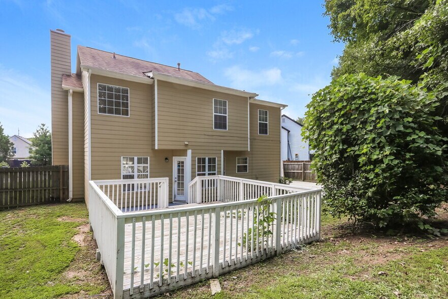 Building Photo - 4040 Brookfield Way