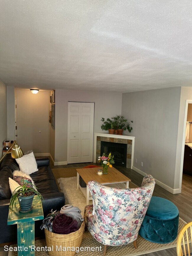 Building Photo - 1 br, 1 bath House - 6557 4th Ave NE  Unit #6