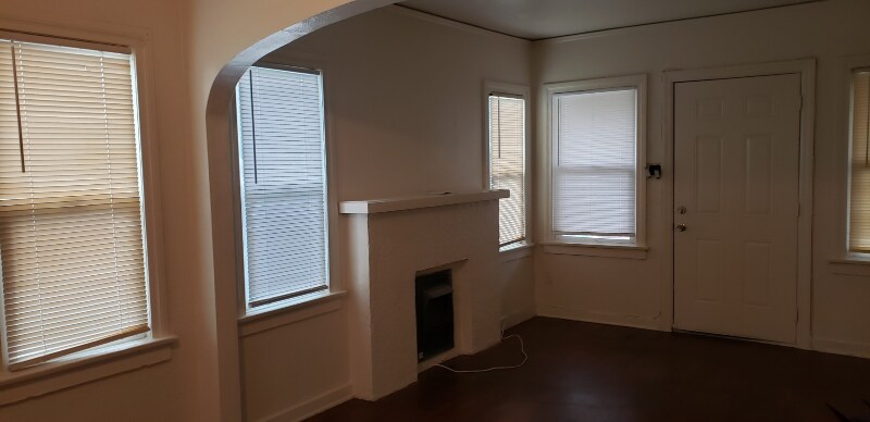 Building Photo - 2103 Belle St