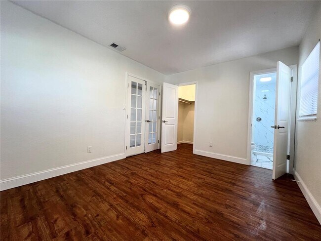 Building Photo - 1055 Cherokee Ave