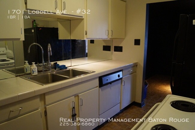 Building Photo - One Bedroom Condo in Bocage