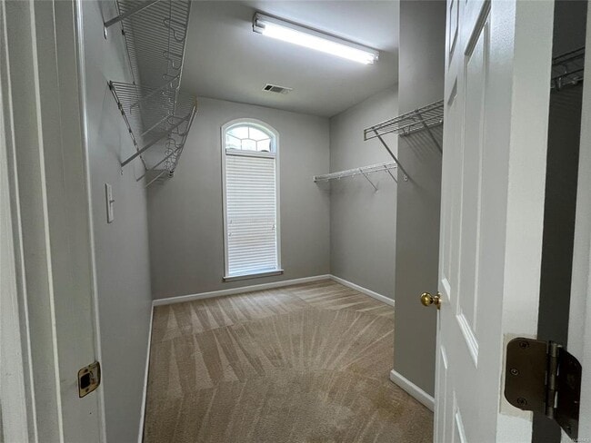 Building Photo - 704 Emerald Dr