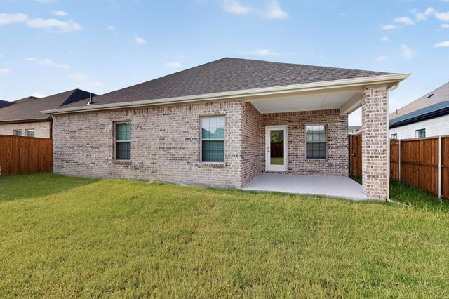 Building Photo - 560 Oak Crk Dr