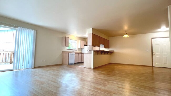 Building Photo - 3 Bedroom, 2 Full Bath on Corner Lot with ...