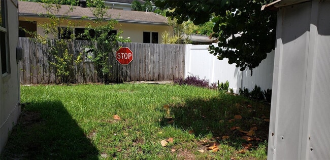 Building Photo - 413 SW 16th St