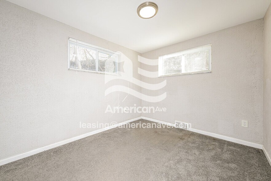 Building Photo - 401 Johnston Rd