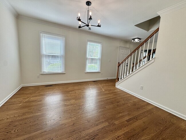 Building Photo - 1370 Buckingham Cir