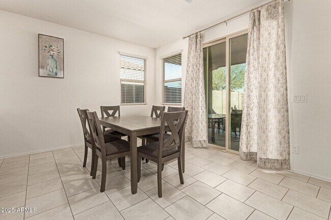 Building Photo - 1017 S 7th St