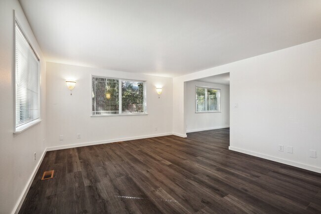 Building Photo - 2119 Duvall Ave NE