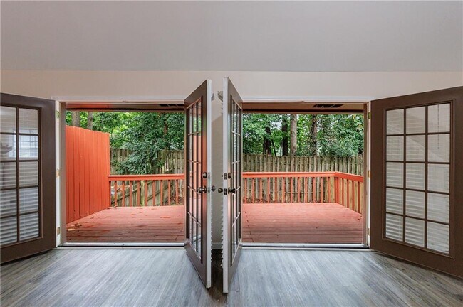 Building Photo - 1248 Falling Water Dr