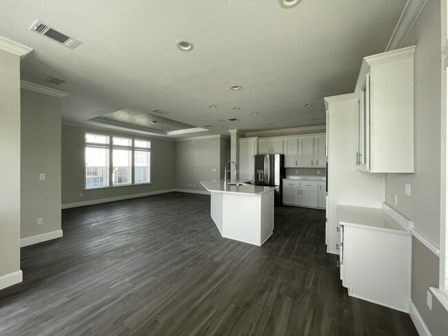 Building Photo - 3575 Vine Trl