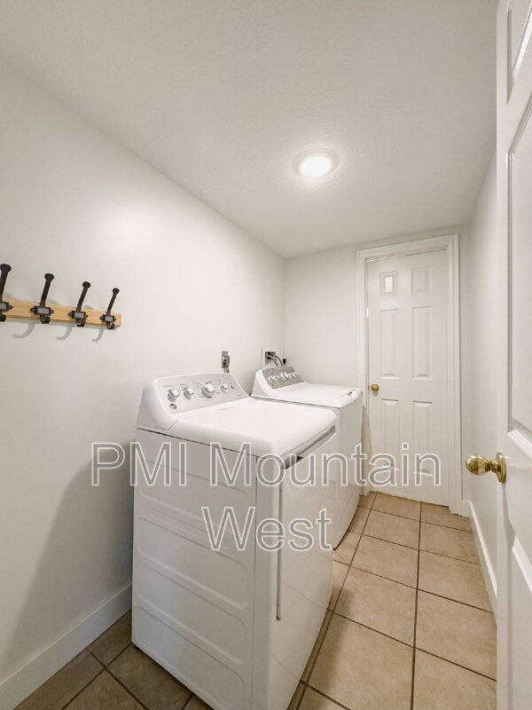 Building Photo - 607 E 1250 S