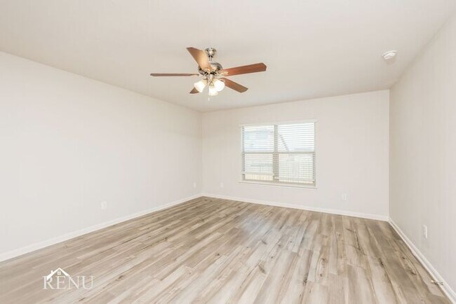 Building Photo - 1934 Delta Downs Dr