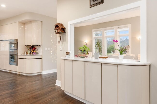 Building Photo - 4602 Sandwich Ct