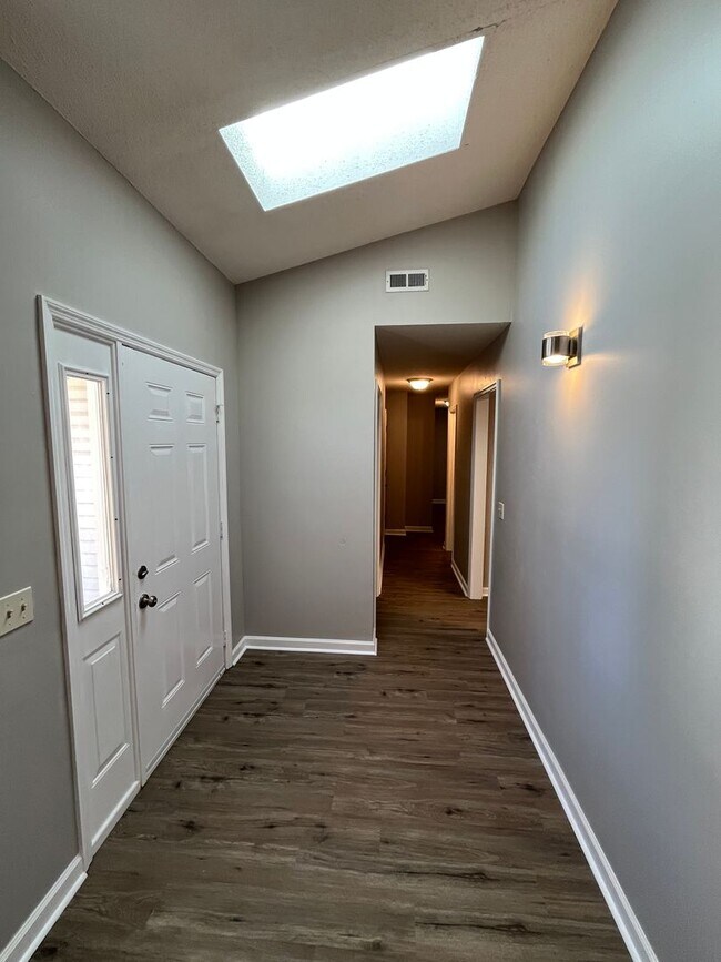 Building Photo - Your New Home in Meridianville!