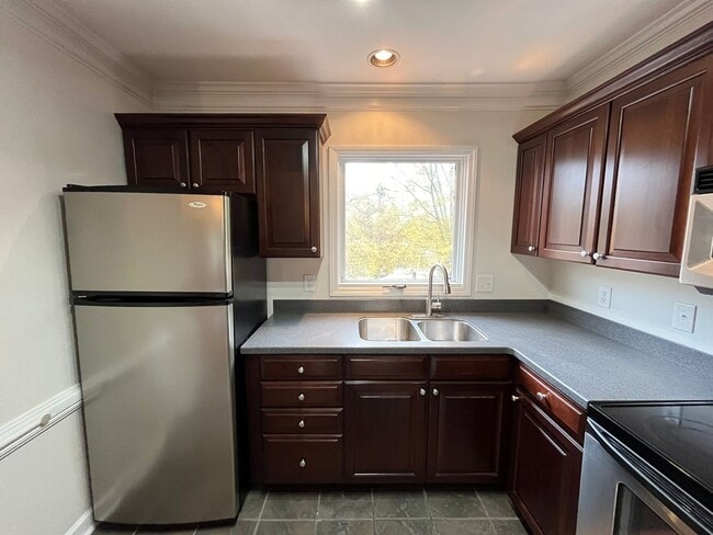 Building Photo - Excellent 2BD, 2BA Downtown Raleigh Condo in Gated Community with Bonus Office and Private Deck