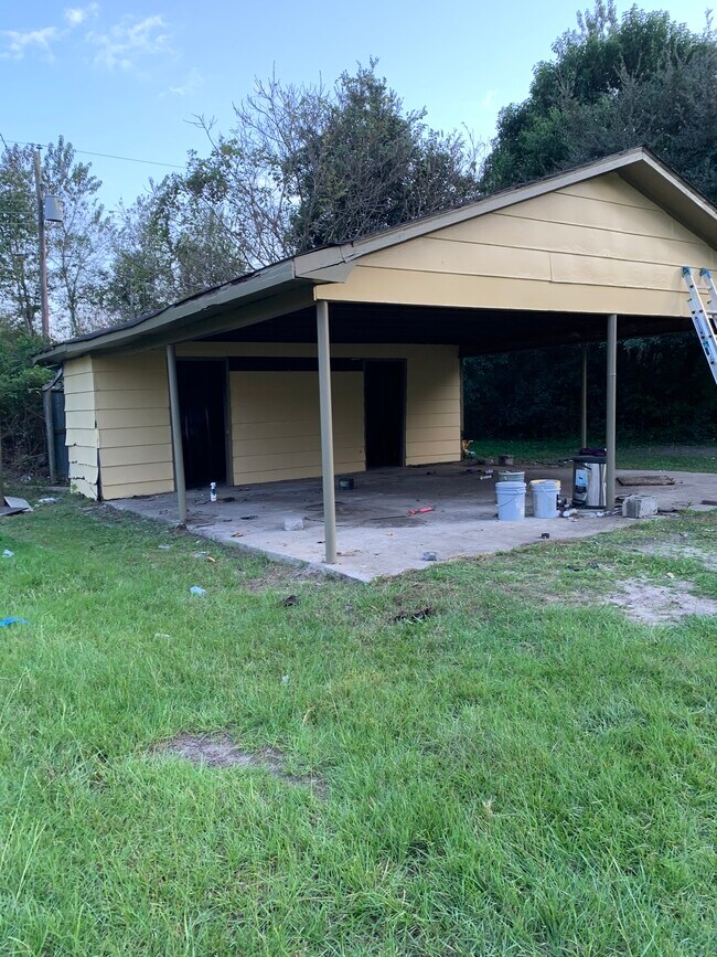 Building Photo - 522 James St