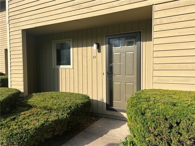 Building Photo - 47 W Utica St