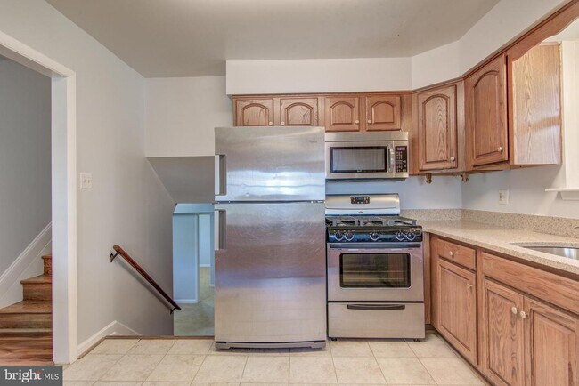 Building Photo - 8120 Drayton Ln