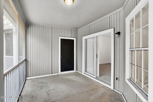 Building Photo - 10000 GATE Pky