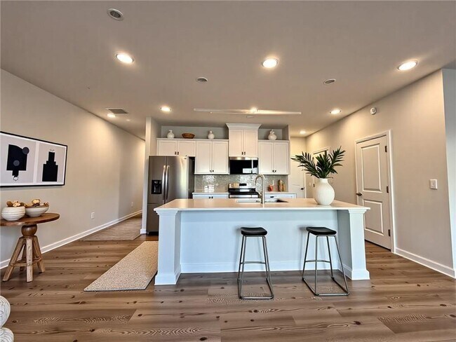 Building Photo - 1733 Harper Lily Ln