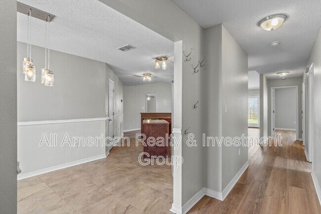 Building Photo - 203 Citadel Ln